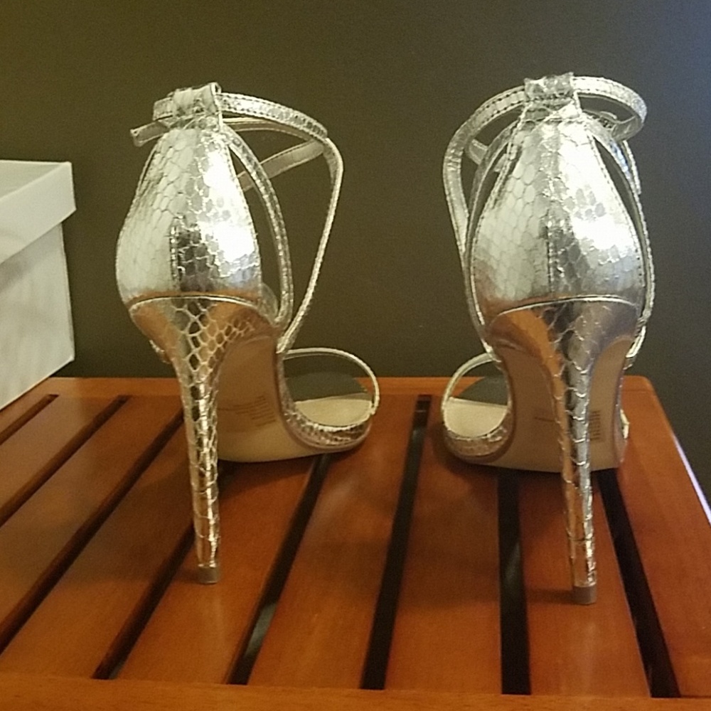 High heels - Picture 4 of 5